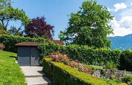 Entretien régulier d'espaces verts à Épalinges en 2025